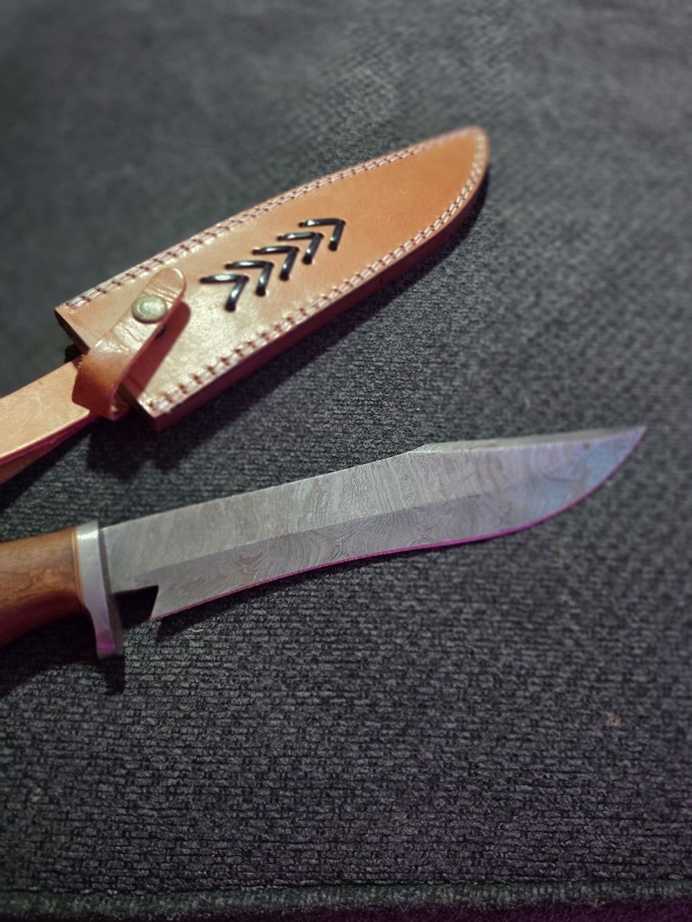 Premium Brown Leather Sheath with Damascus-Pattern Bowie Knife